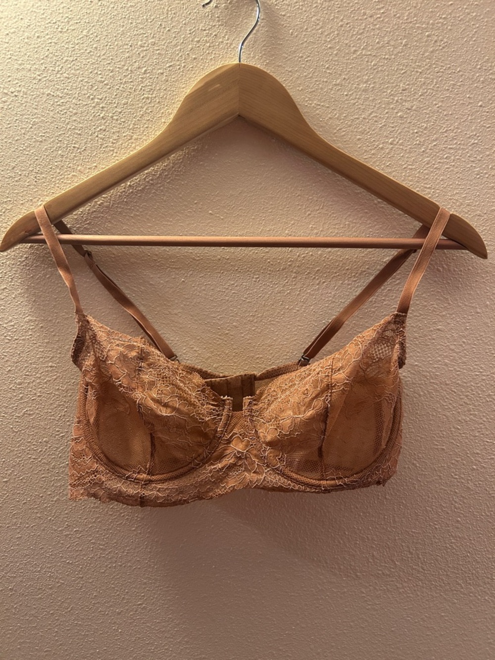 Skarlett Blue “unveil” bra